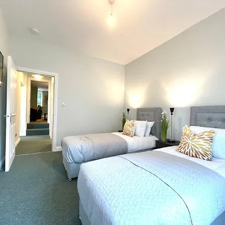 Stylish And Modern 2 Bedrooms With 1 Bathroom * Bristol